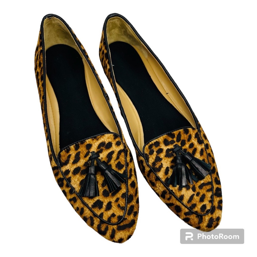 Super cute and like new Leopard Print Calf Hair Flats!